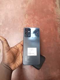 A picture of Infinix note 12i