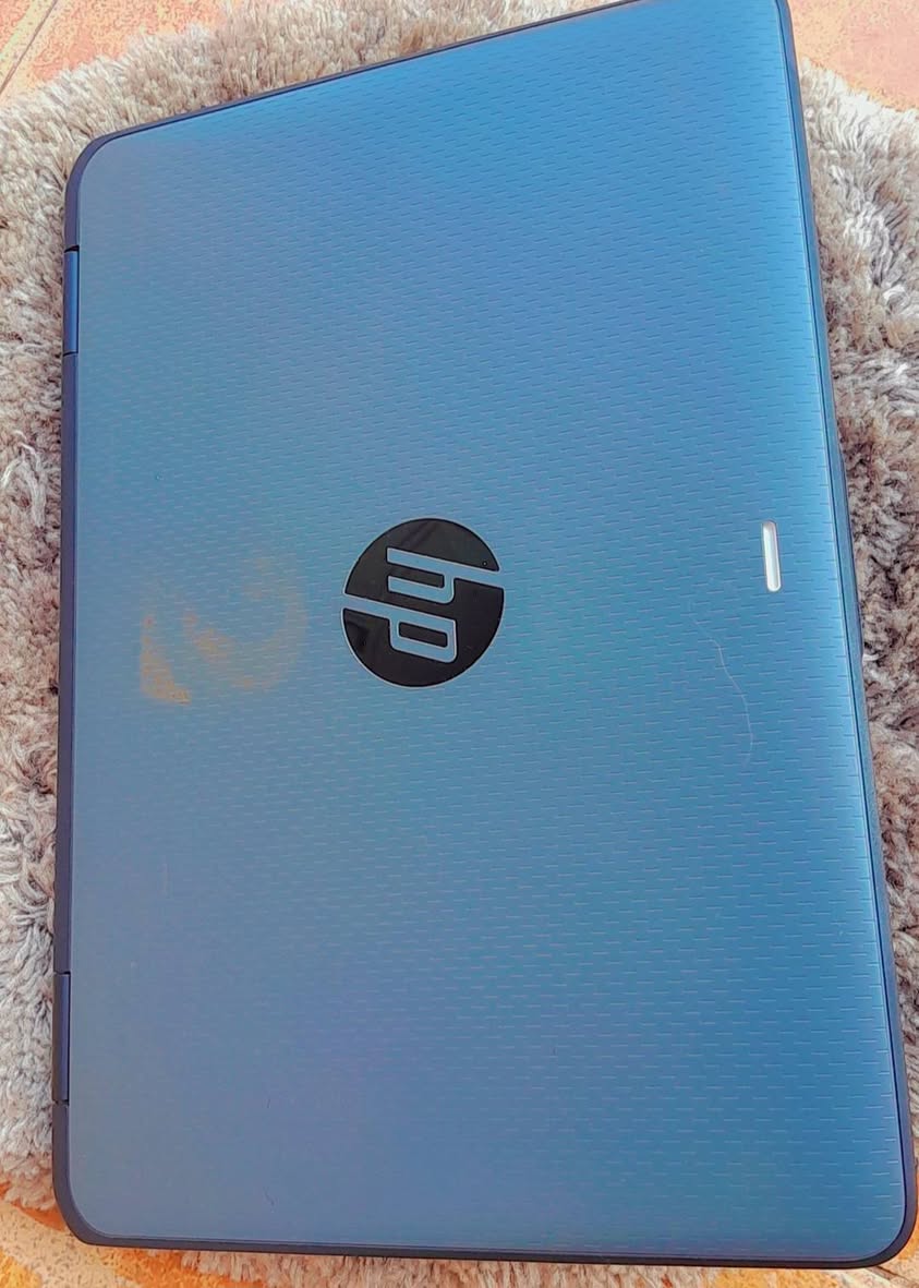 A picture of hp laptop