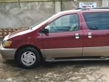 A picture of toyota sienna