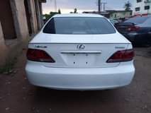 A picture of A super clean Nigeria used ES330 2005 Model in a