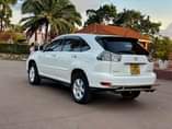 A picture of Toyota Harrier 2 4cc