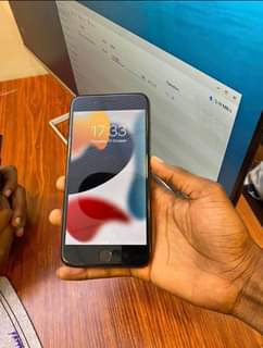 A picture of iPhone 7 32GB