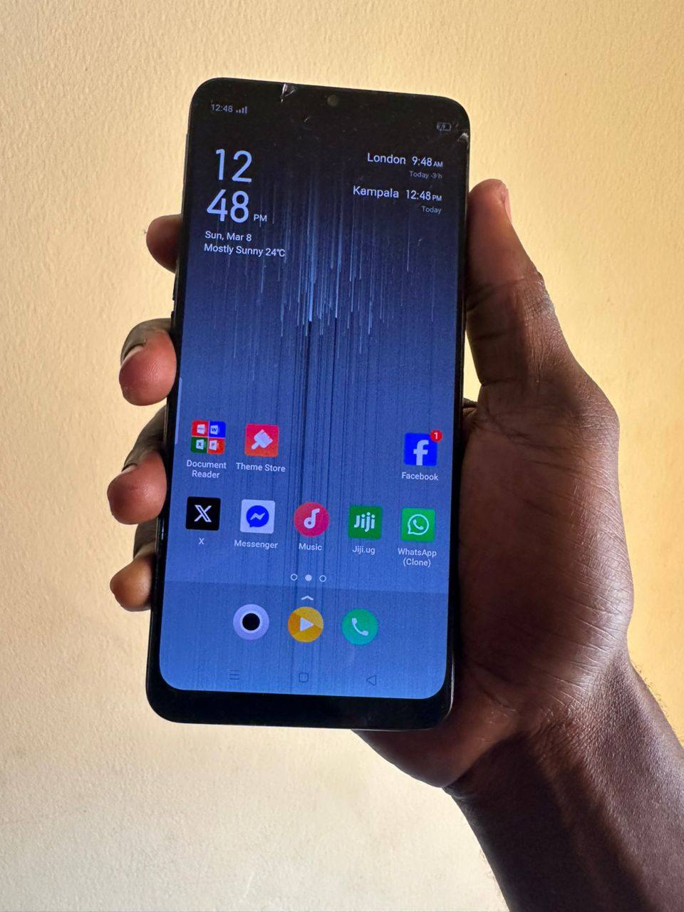 A picture of OPPO F15
