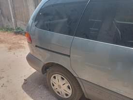A picture of Tokunbo standard Toyota sienna 2000