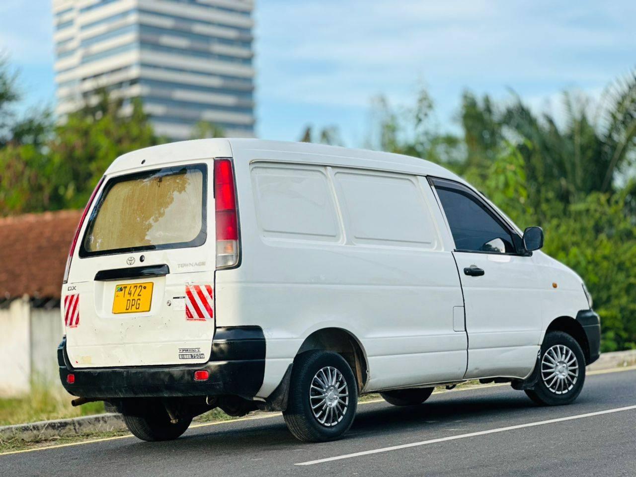 A picture of TOYOTA TOWNACE VAN