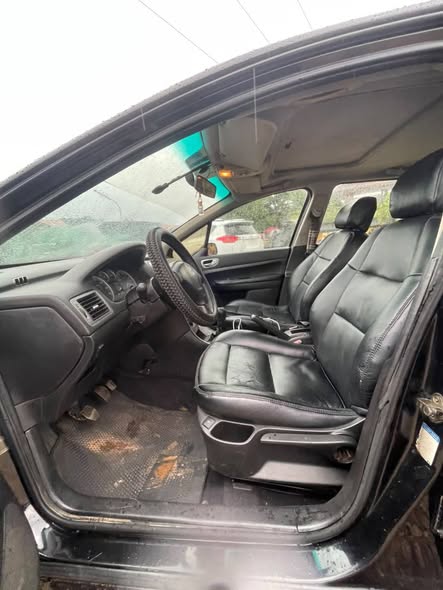 A picture of Super sharp Peugeot 307 Engine and gearbox ac manual drive