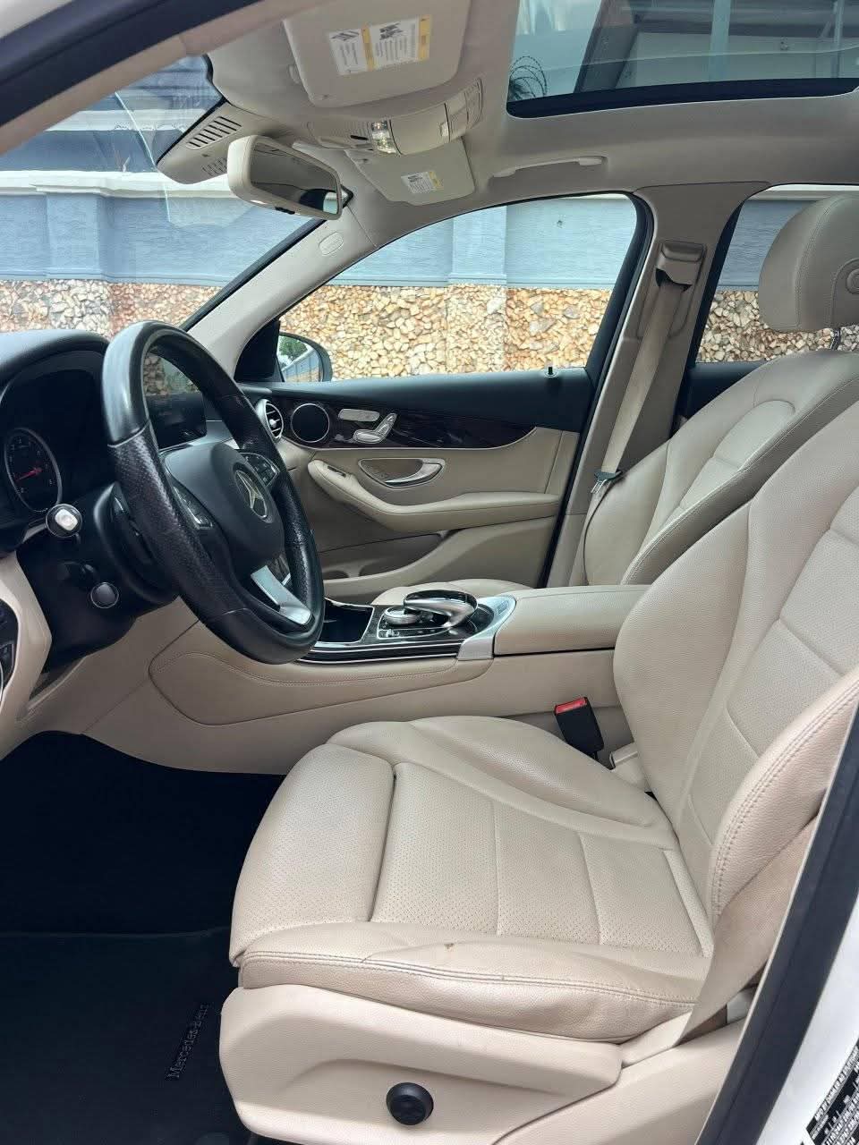 A picture of 2016 Mercedes Benz GLC300 2016