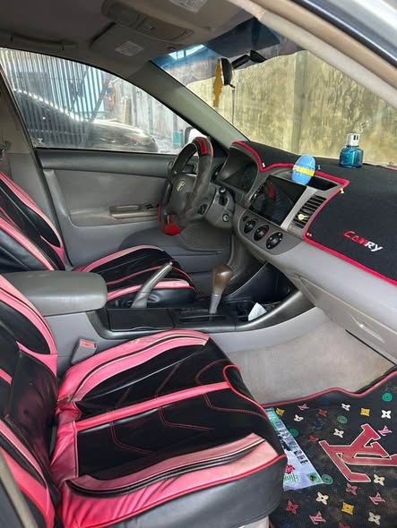 A picture of Toyota Camry 04 LE 09121638427