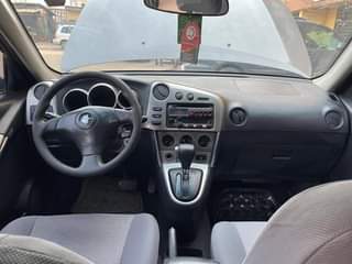 A picture of Pontiac vibe 04 direct partially painted engine and gear and