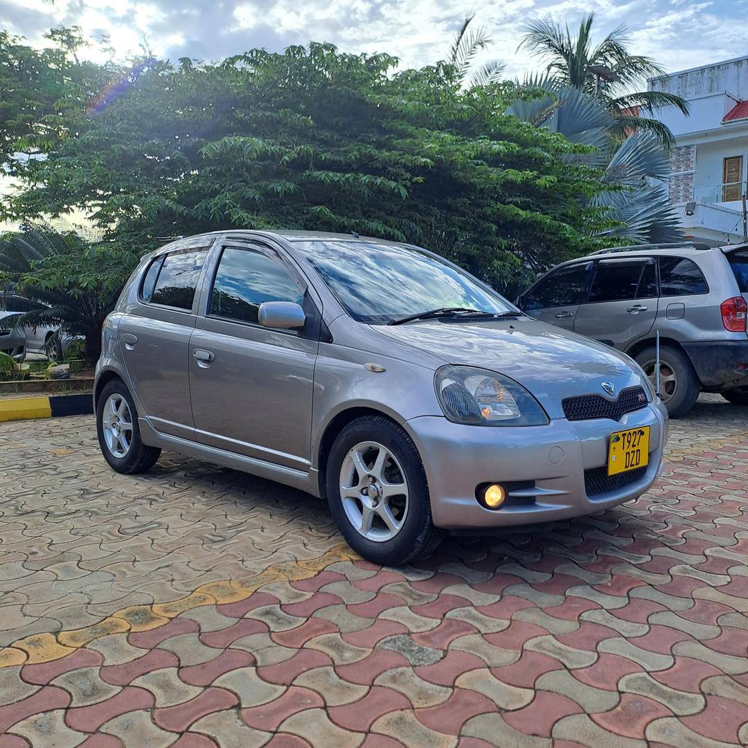 A picture of Vitz for sale 0657633355