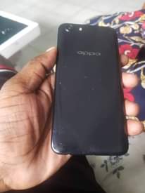 A picture of Oppo A83