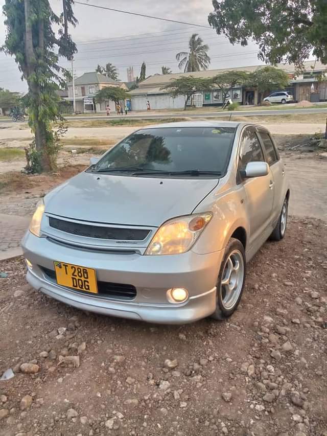 used toyota ist