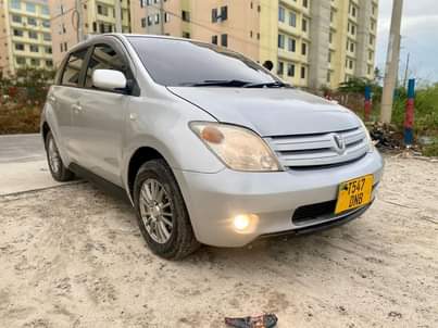 A picture of TOYOTA IST