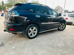 A picture of A YEAR REG 100 PURE FIRST BODY 2004 RX330 FULLEST