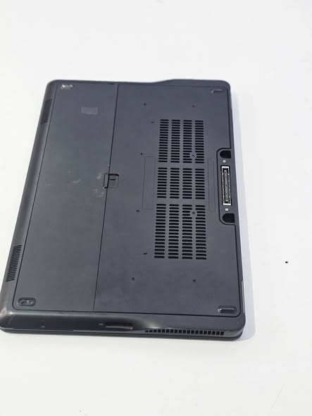 A picture of Dell latitude 7450