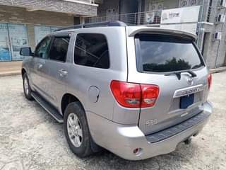 A picture of Toyota Sequoia
