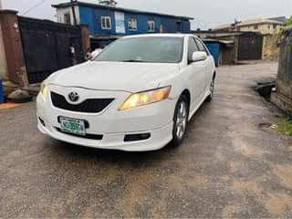 A picture of Toyota camry SE 2009