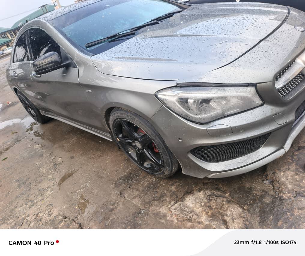 A picture of Mecedez benz 2015