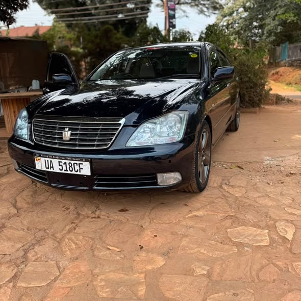 A picture of Toyota crown