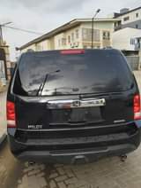A picture of Used 2015 honda pilot at Gbagada lagos call 08033363847 price