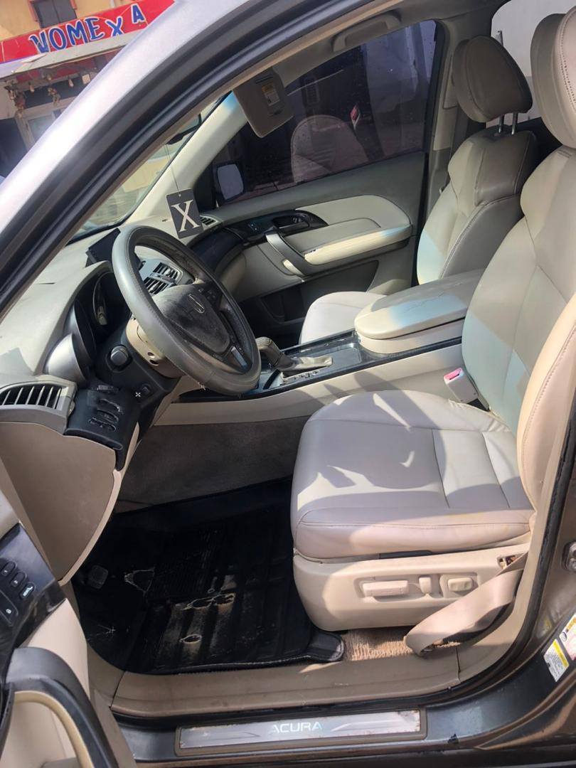 A picture of Acura MDX 2009