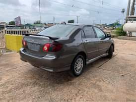 A picture of Toyota corolla 2004