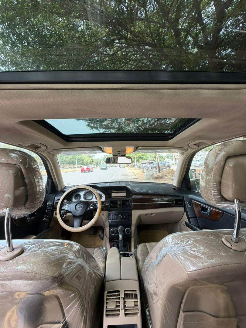 A picture of 2010 MERCEDES BENZ GLK350 4MATIC