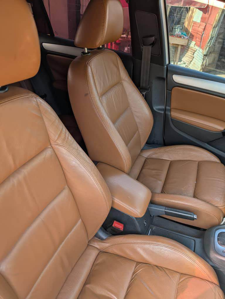 A picture of Golf 6 19m 0771331553 0742192526