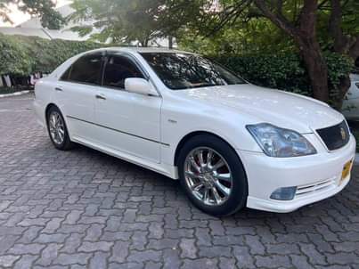A picture of 2005 TOYOTA CROWN ATHLETE