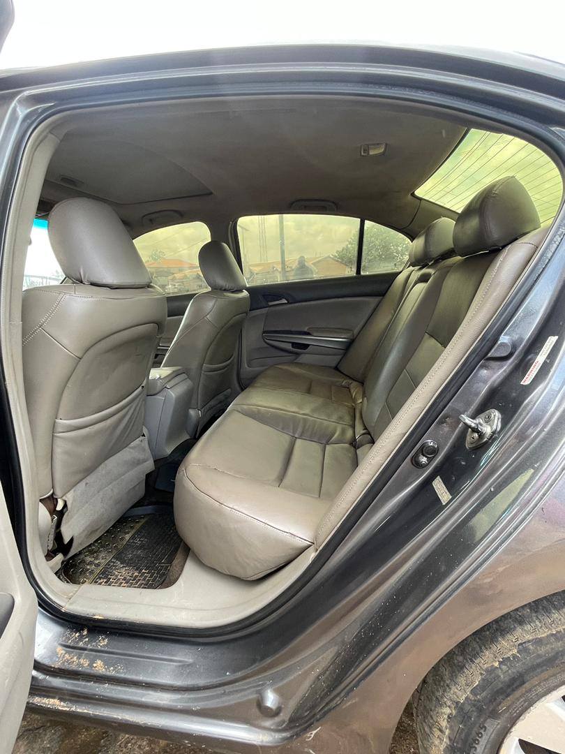 A picture of Clean used 09 Honda Accord