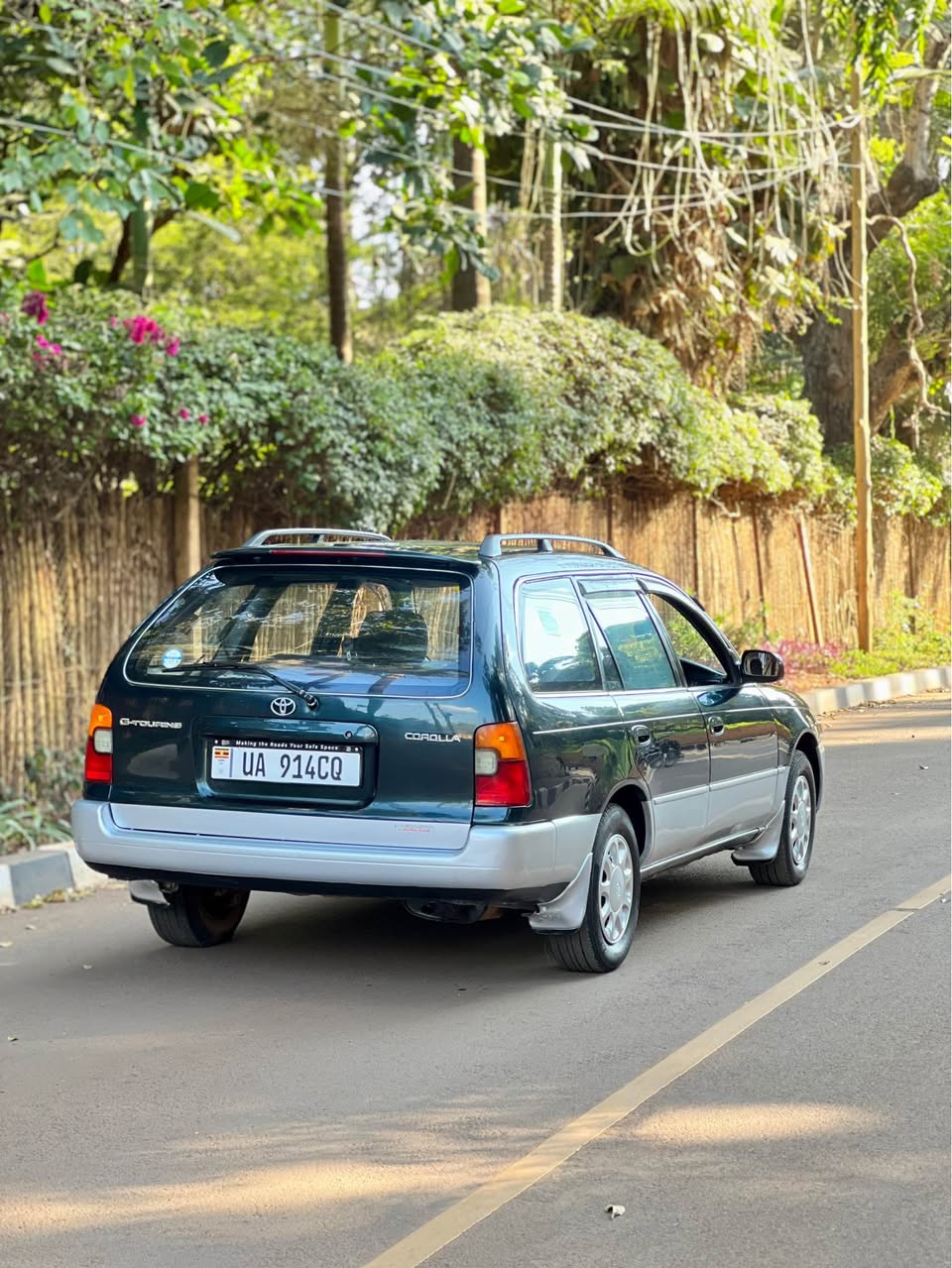 A picture of 1997 Toyota corolla