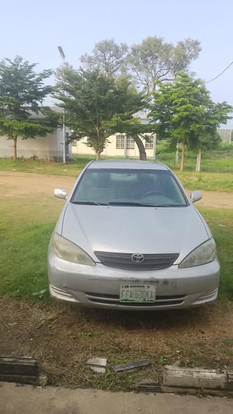 A picture of 2004 Toyota camry