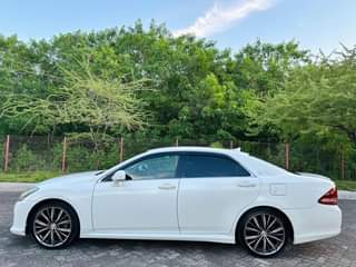 A picture of Toyota crown ATHLETIC new model