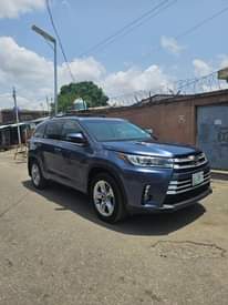 A picture of Toyota Highlander 2018