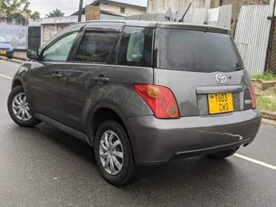 A picture of TOYOTA IST