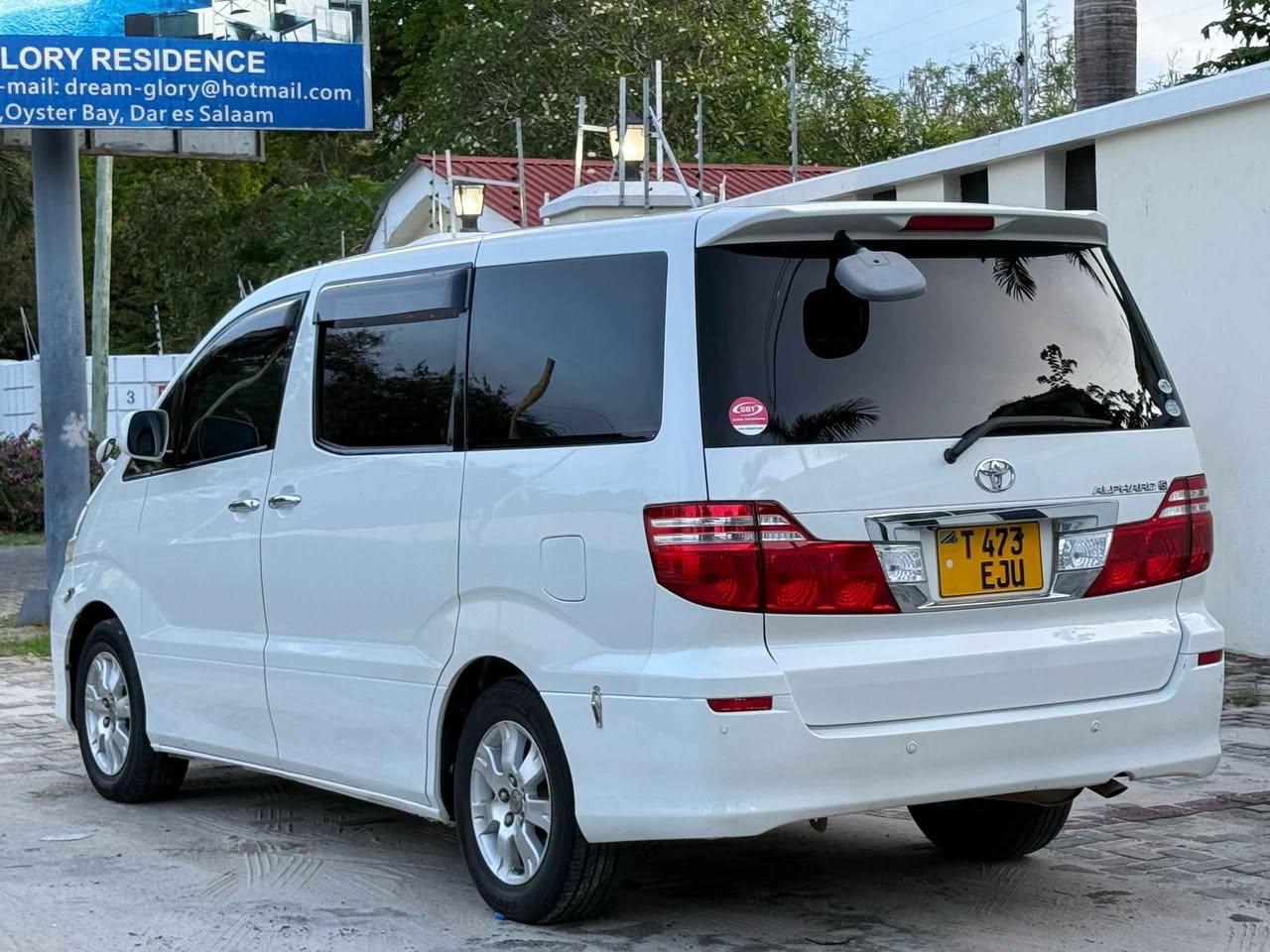 A picture of TOYOTA ALPHAD