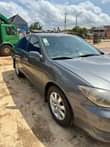 A picture of Toyota Camry 2005 model with sound engine and gear chilling