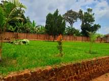 A picture of Wakiso Banda house with four boysquarters Having 5 beedrooms sitting