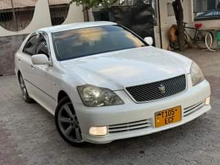 A picture of Toyota crown