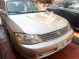 A picture of 2004 Toyota Avalon buy and drive