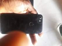A picture of iPhone 7 128g 