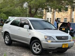 A picture of TOYOTA HARRIER DL J