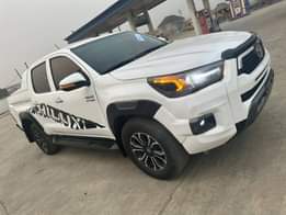 A picture of 1 month used Toyota hilux 2016 upd to 2022 model
