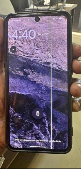 A picture of Pixel 8 128gb Mstari kwenye kioo haina madhara