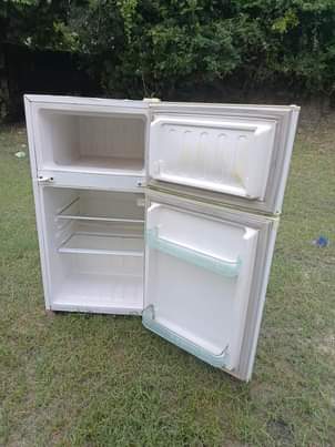 A picture of Boss fridge double door inagandsha Sana bei 255000