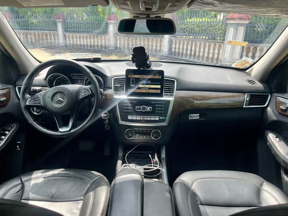 A picture of 2018 Mercedes Benz GLE350