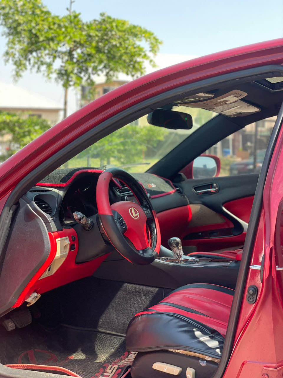 A picture of LEXUS IS350 2008