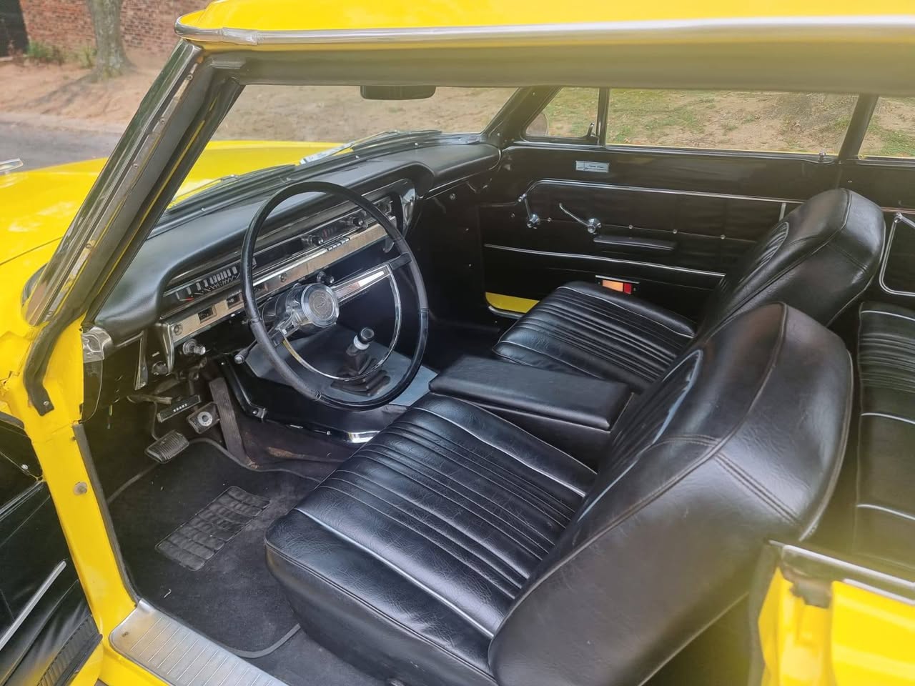 v8 cars