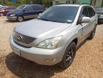 A picture of LEXUS 330 2004 MODEL