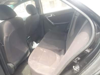 A picture of very neat 2010 kia Brain box is bad but seleting